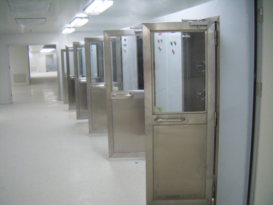 【組圖】影(yǐng)響無塵車(chē)間(jiān)內(nèi)壓差變化(huà)的(de)因素和(hé)解決方法 進入潔淨室後的(de)注意事(shì)項